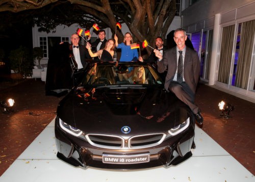 P90385693_highRes_bmw-golf-cup-interna