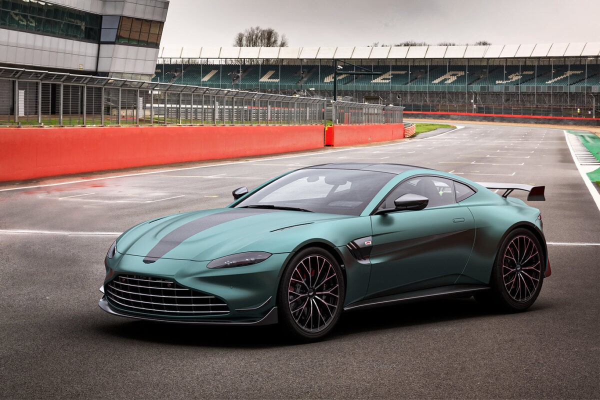 Aston Martin: Schneller am Golfplatz