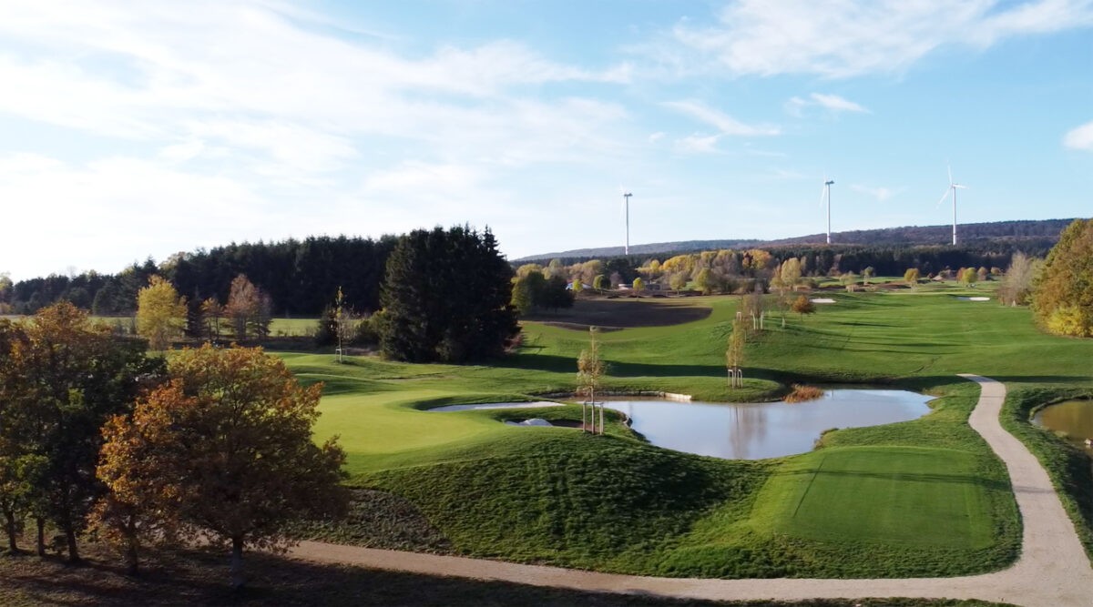 Der Golfpark Bostalsee eröffnet 2022 moderne 18-Loch-Golfanlage