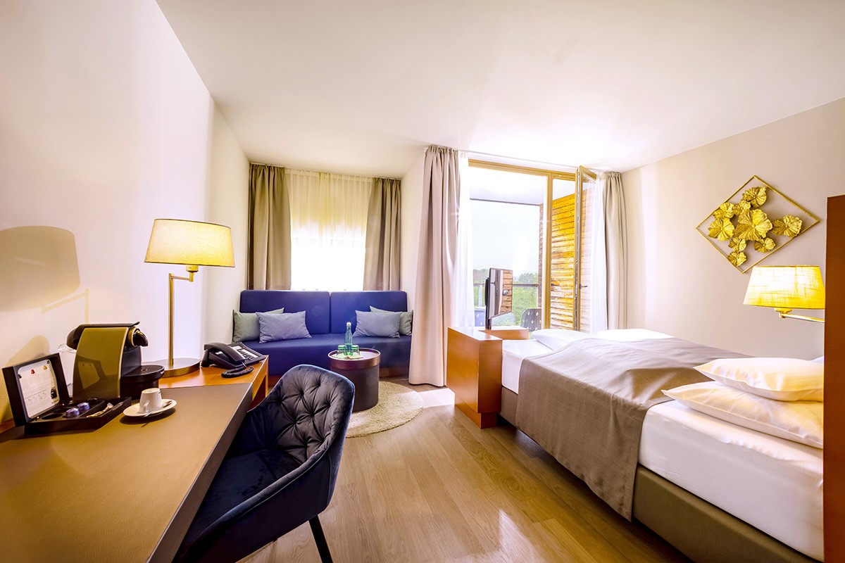Die Zimmer im Spa Resort Styria sind großzügig ausgelegt – auf Urlaub eben!
