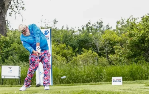 John-Daly-Hose-bunt