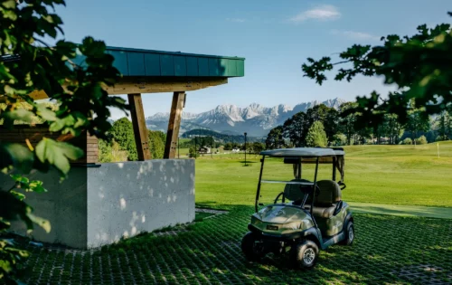 Grand-Tirolia-Kitzbuehel_Golfclub-Eichenheim_Driving_Range_1_c-Ydo-Sol