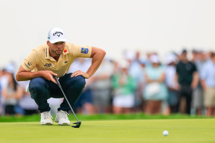 Sam Burns führt das Feld ins Wochenende der U.S. Open in Oakmont