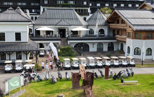 Alles-akkurat_-Der-Golfclub-Gut-Brandlhof-direkt-am-Hotel