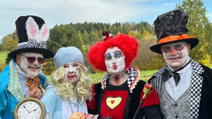 Halloween-Staerk-LinzHaseAliceKoniginHutmacher Halloween-Turnier im GC Stärk.Linz