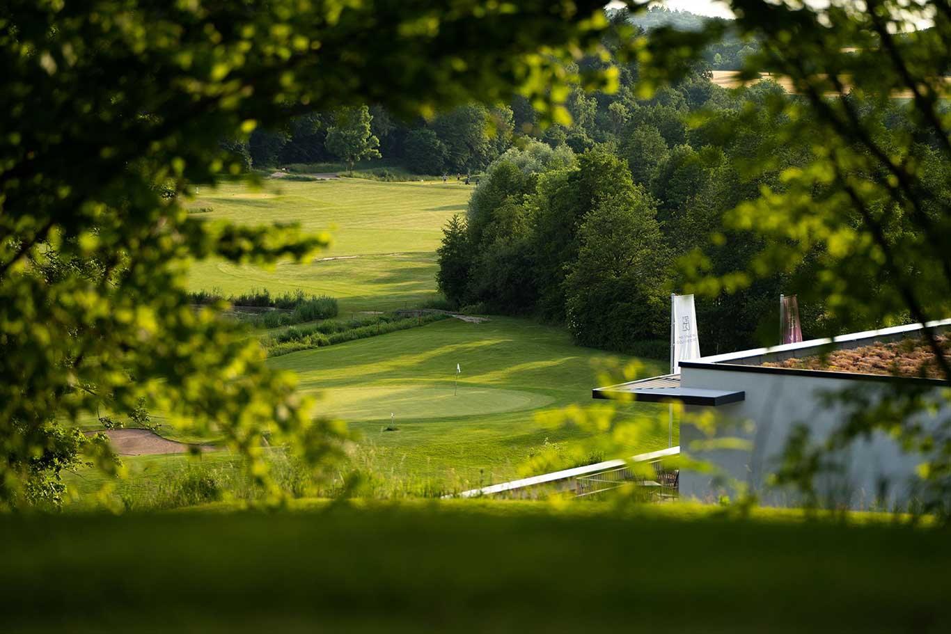 Wo Golfleidenschaft auf Spitzen­gastronomie trifft - ab Ende Juni mit neuer Heitlinger Weinbar