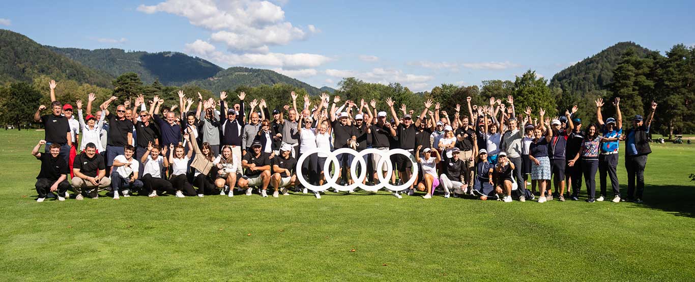Die Teilnehmer des Österreichfinales des Audi quattro Cup 2026 am Murhof
